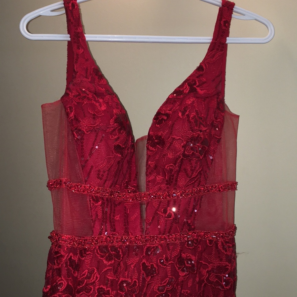 Stunning red lace with sparkle prom dress! - Picture 2 of 14